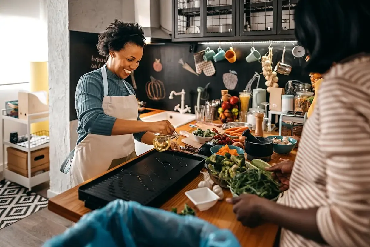 2024-11-thanksgiving-prep-101-how-to-organize-cooking-and-cleaning-for-maximum-efficiency